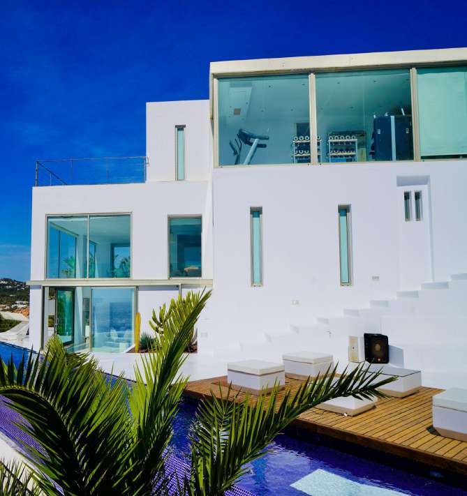 Villa G à Cala Molí, Ibiza — piscine à débordement de 35 mètres face à la mer