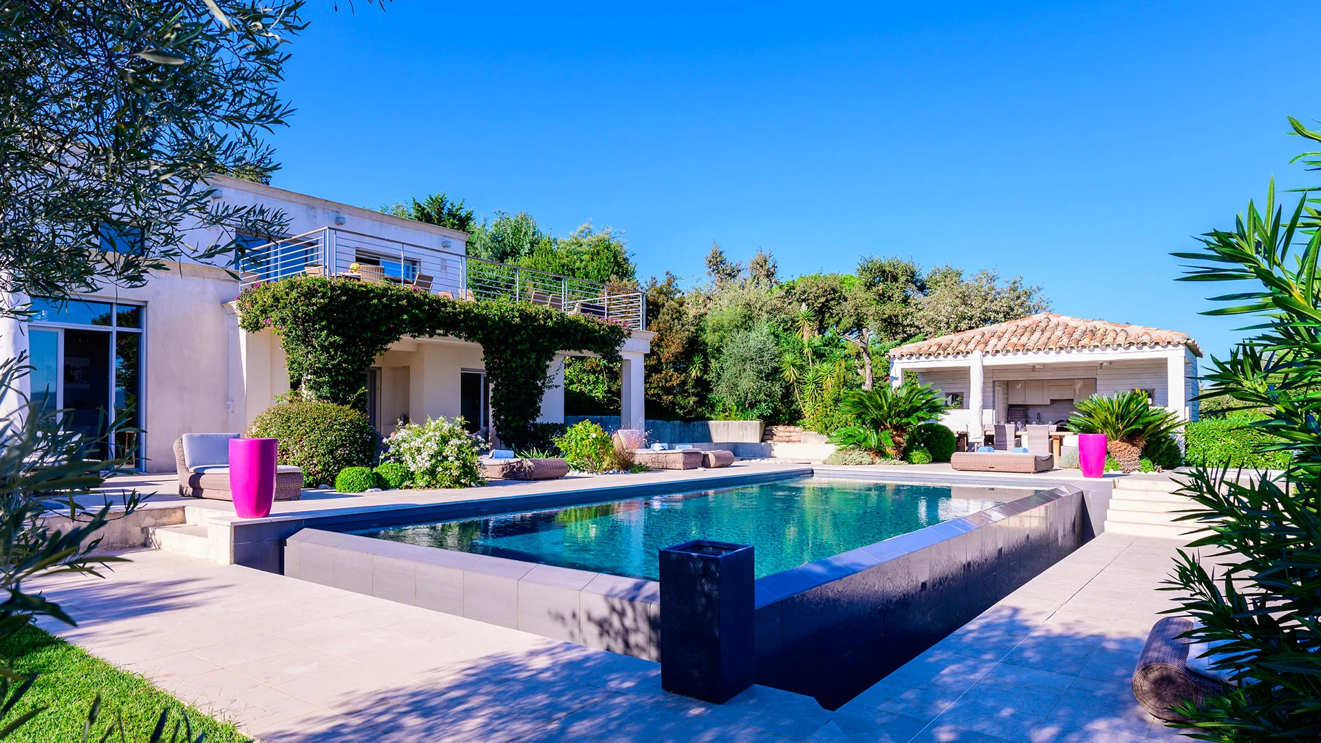 Villa Saint-Tropez I — piscine et jardin