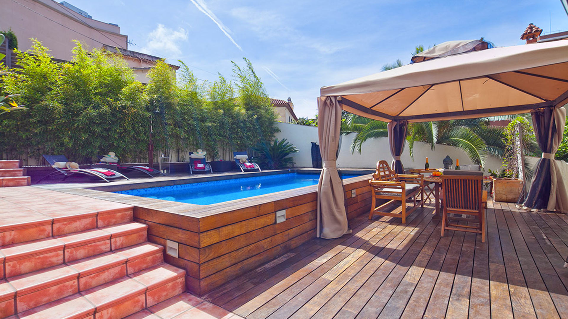 Villa Barcelona — extérieur et piscine près de Barcelone
